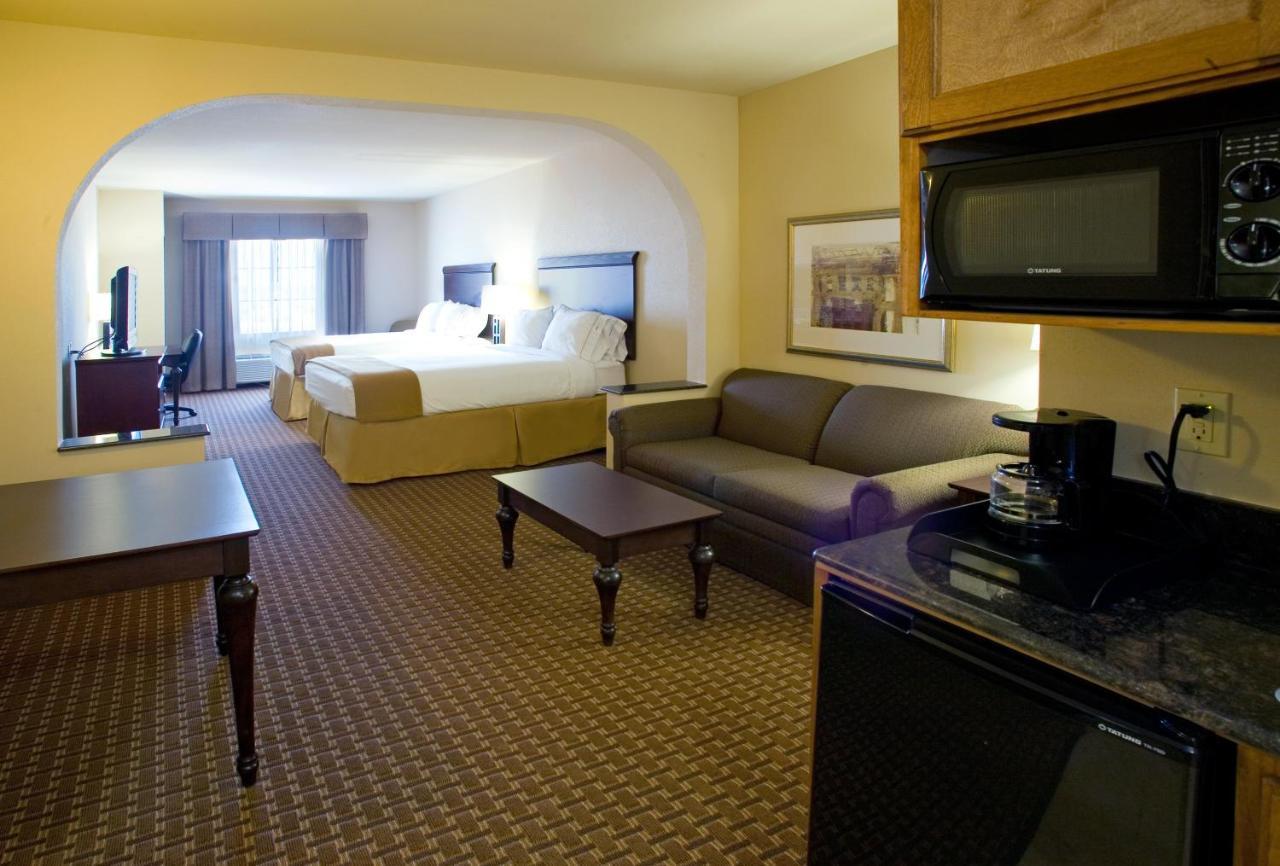 Holiday Inn Express Hotel And Suites Kingsville By Ihg Eksteriør billede